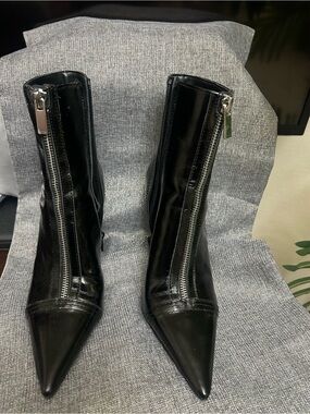 Steve Madden Black Patent Pointed Toe Zip Ankle Boots